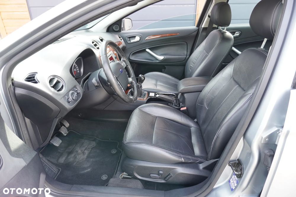Ford Mondeo 2.0 Ghia X100 / X - 17