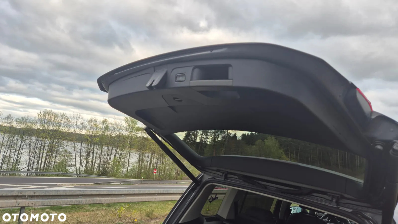 Volkswagen Touran - 9