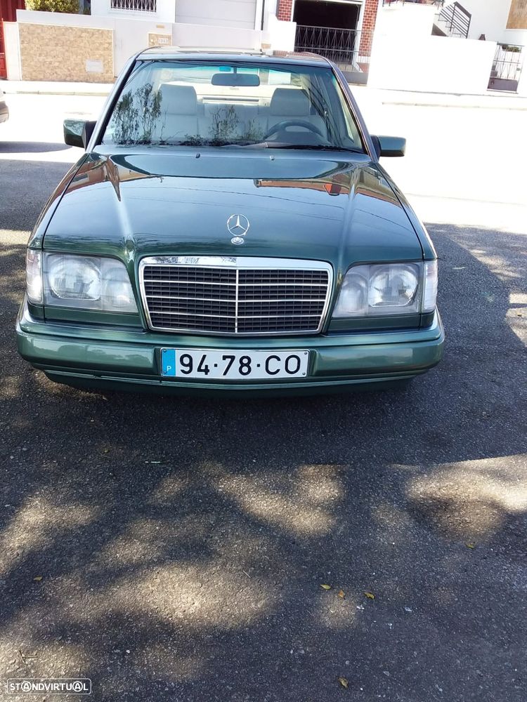 Mercedes-Benz E 250 D Turbo - 1