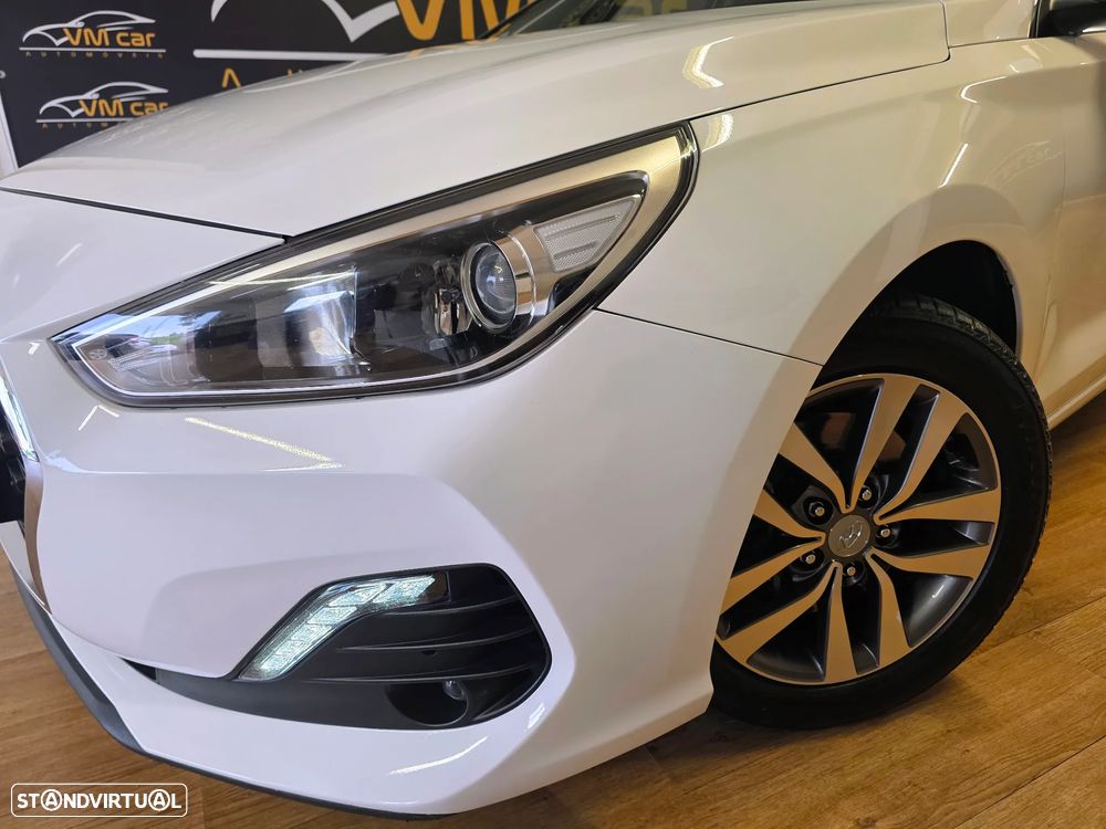 Hyundai i30 1.6 CRDI STyle+Navi - 2