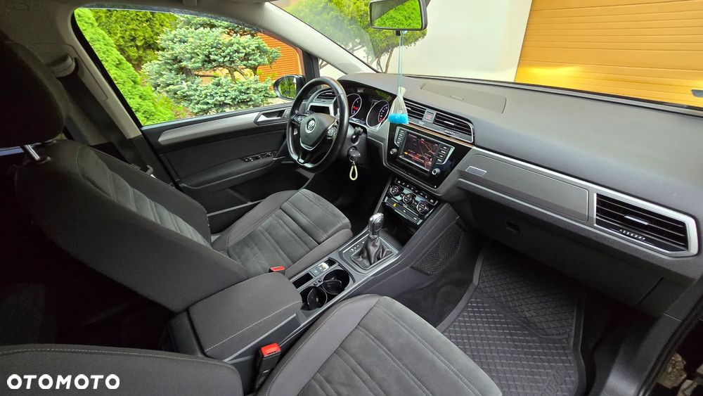 Volkswagen Touran 1.6 TDI SCR BlueMotion Technology DSG Trendline - 18