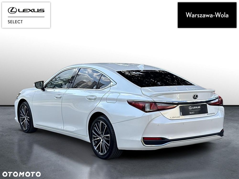 Lexus ES 300h Business Edition - 5