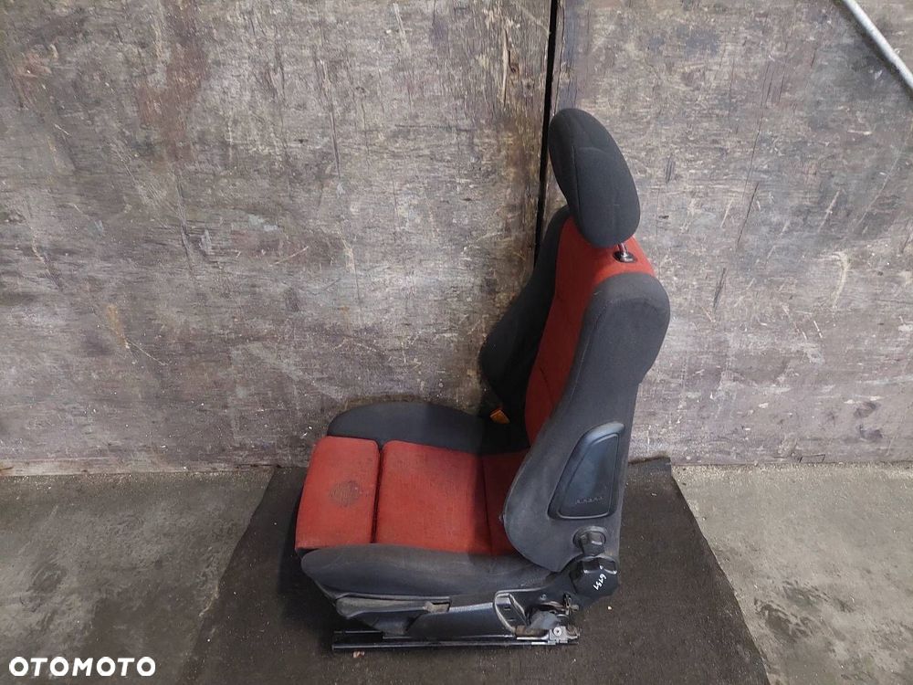 FOTEL LEWY PRZÓD OPEL ZAFIRA A - 5