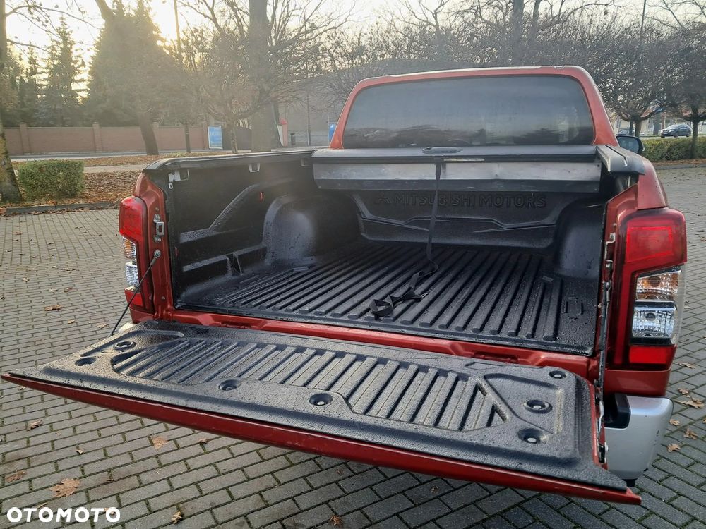Mitsubishi L200 2.2 d DC Instyle Plus - 22