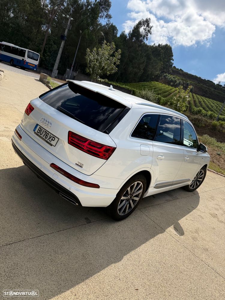 Audi Q7 3.0 TDI quattro S-line Tiptronic - 4
