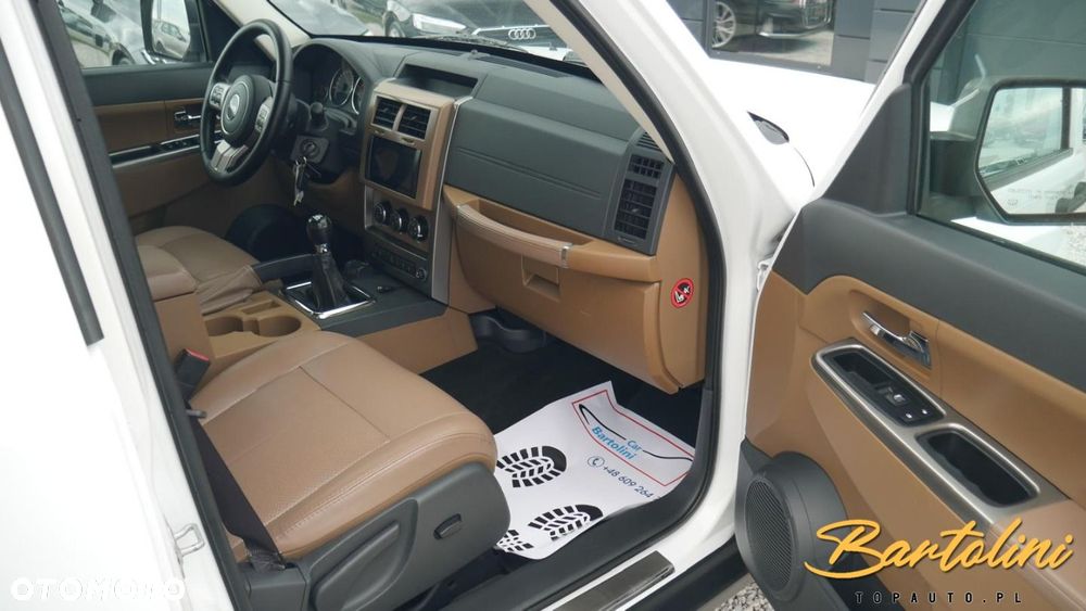 Jeep Cherokee - 16