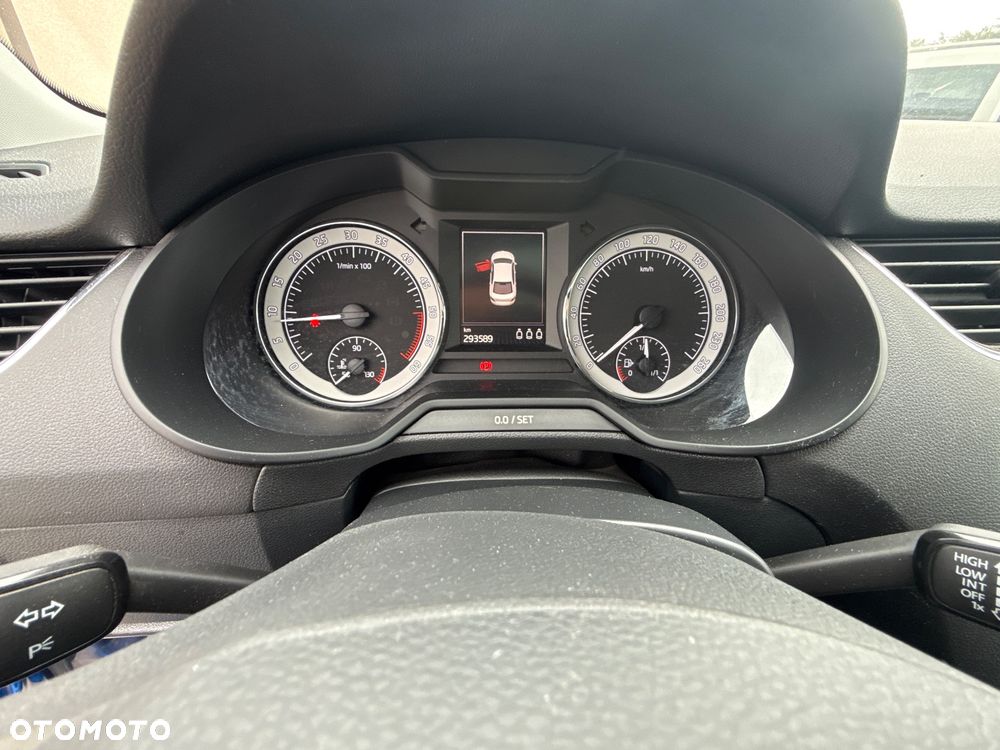 Skoda Octavia 1.6 TDI 4x4 Edition - 11
