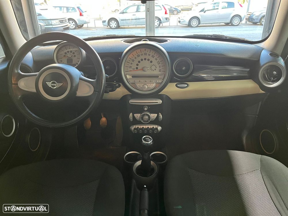 MINI 3 Portas One - 9