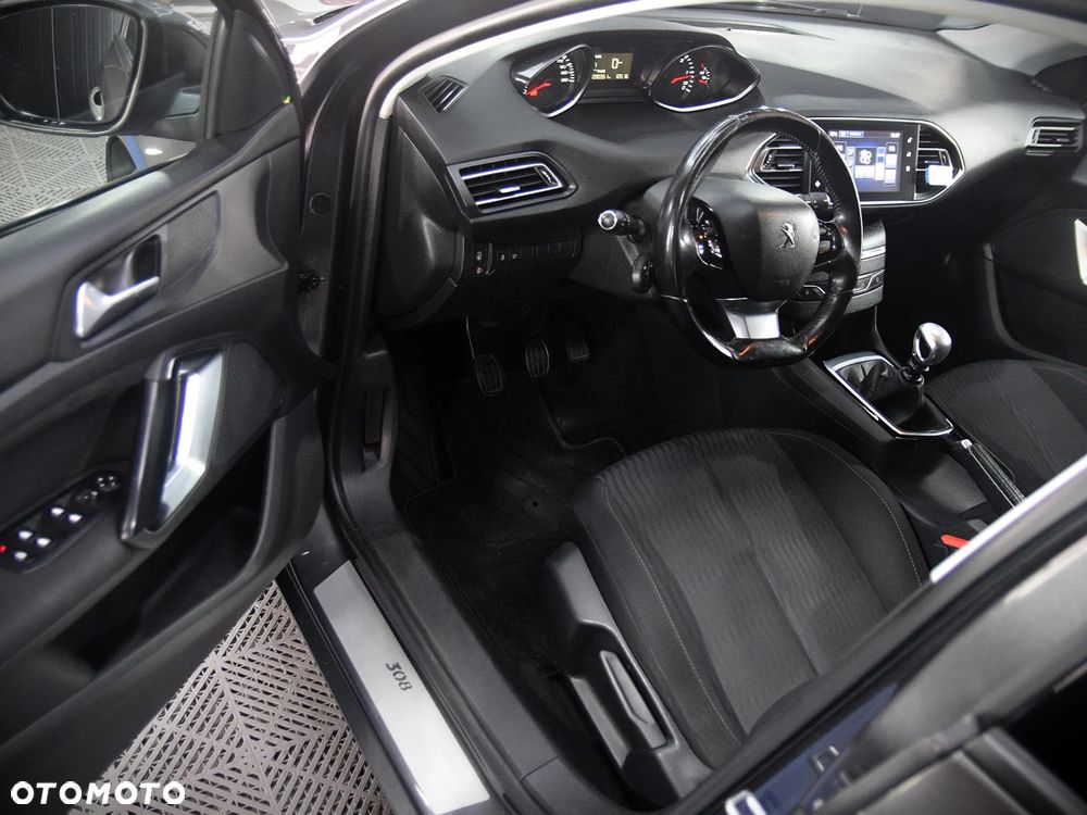 Peugeot 308 - 18