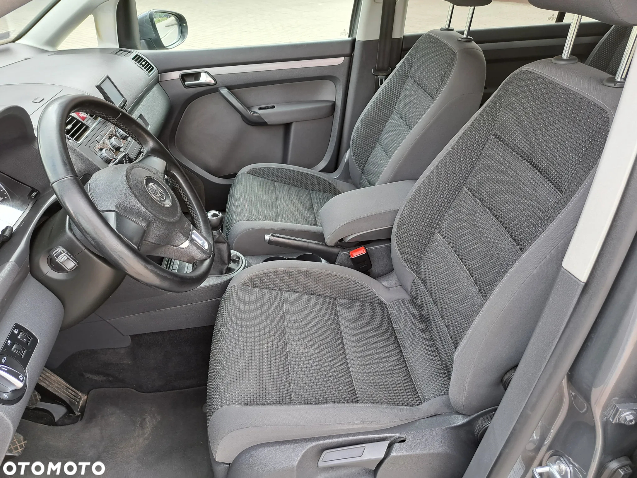 Volkswagen Touran - 14