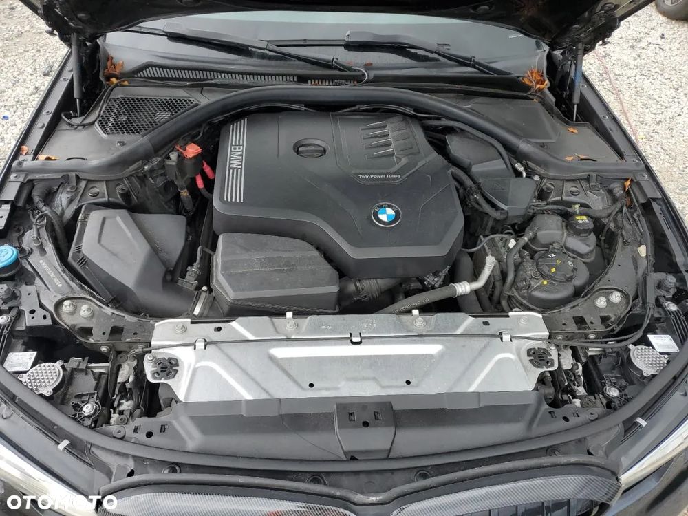 BMW Seria 3 330i - 10