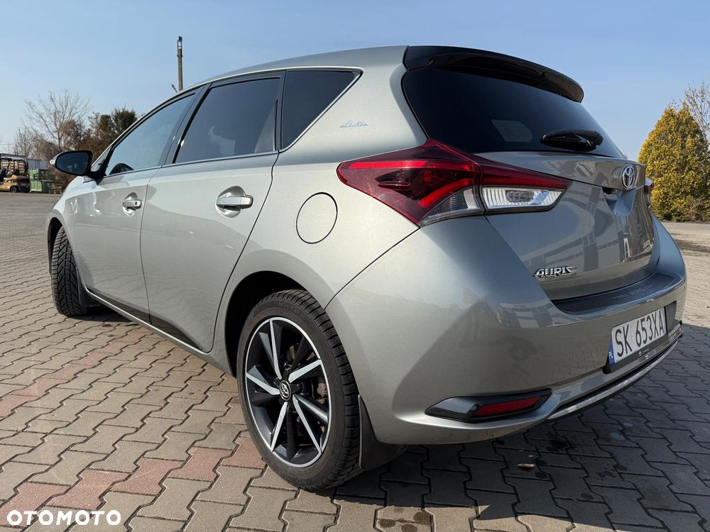 Toyota Auris 1.6 Selection - 8