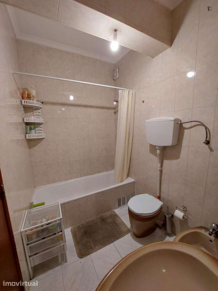 Quarto - localizado em Amadora Lisbon - Grande imagem: 4/4