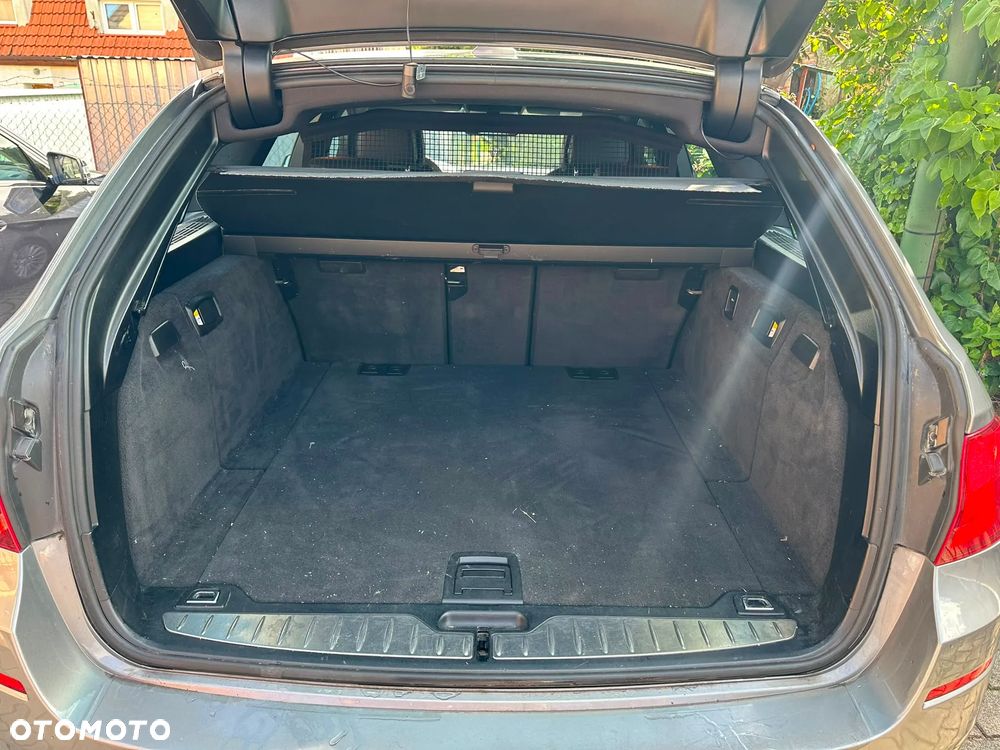BMW Seria 5 520d - 34