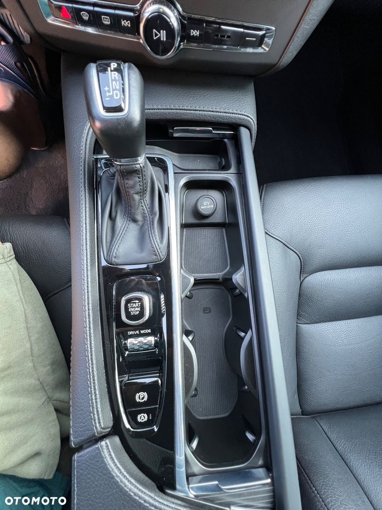Volvo V90 D3 Geartronic Momentum Pro - 30