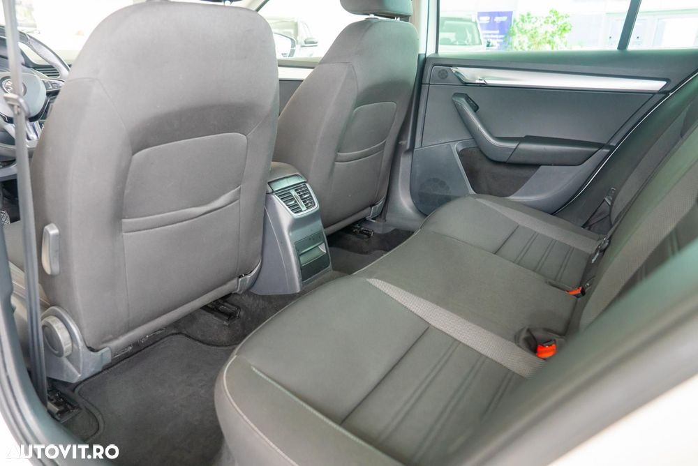 Skoda Octavia 1.6 TDI DSG Ambition - 22