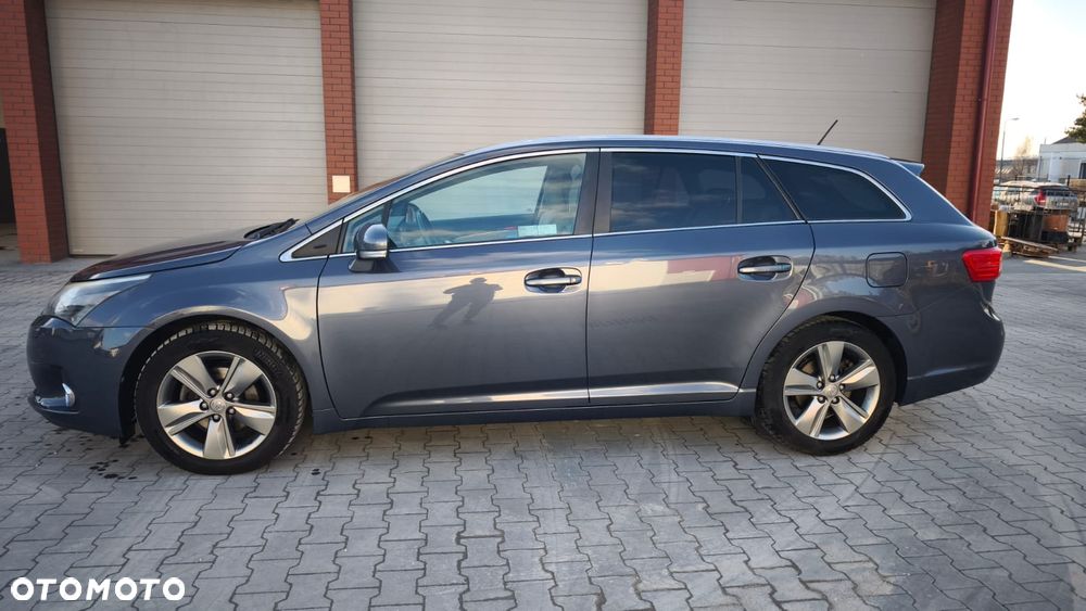 Toyota Avensis 1.8 Style - 6