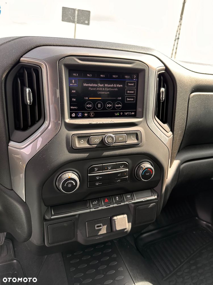 Chevrolet Silverado - 10