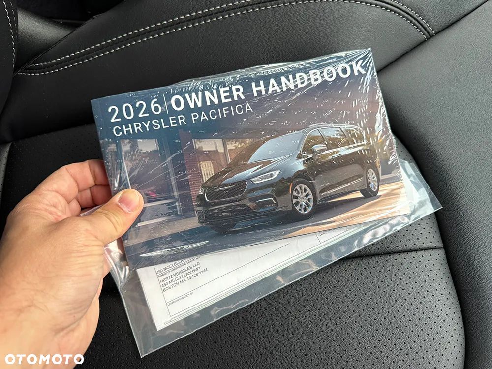 Chrysler Pacifica - 15