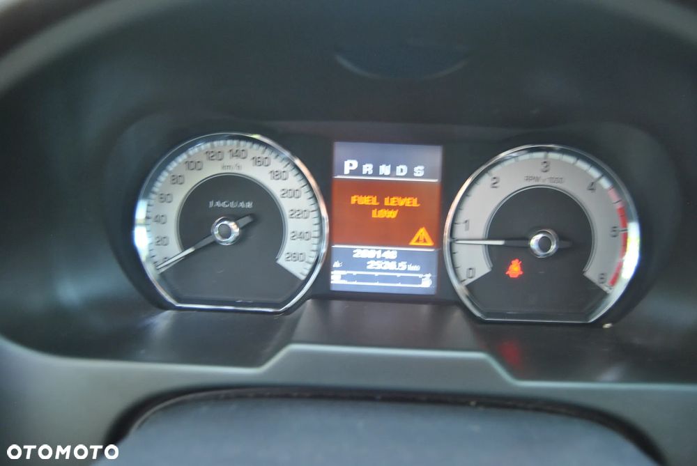 Jaguar XF 3.0 V6 Diesel Edition - 10