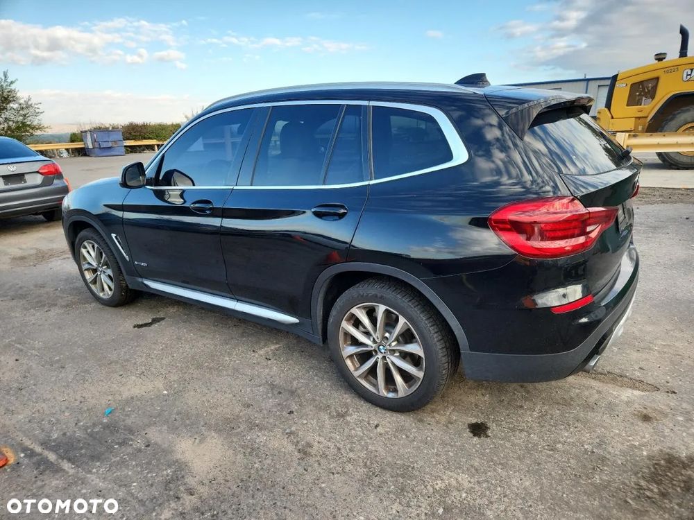 BMW X3 xDrive20i xLine sport - 3