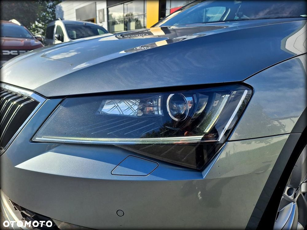 Skoda Superb 1.8 TSI Ambition DSG - 35