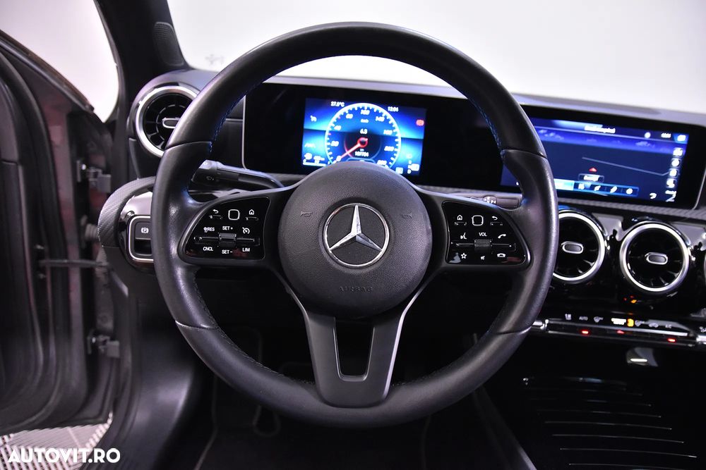 Mercedes-Benz A 200 7G-DCT - 16