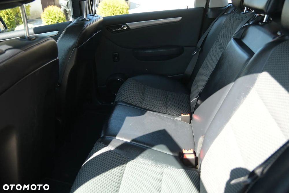 Mercedes-Benz Klasa B - 23