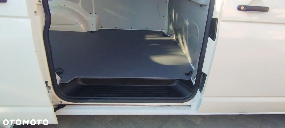 Volkswagen Transporter T5 - 14