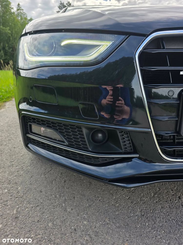 Audi A4 Avant 2.0 TDI Quattro Line - 11