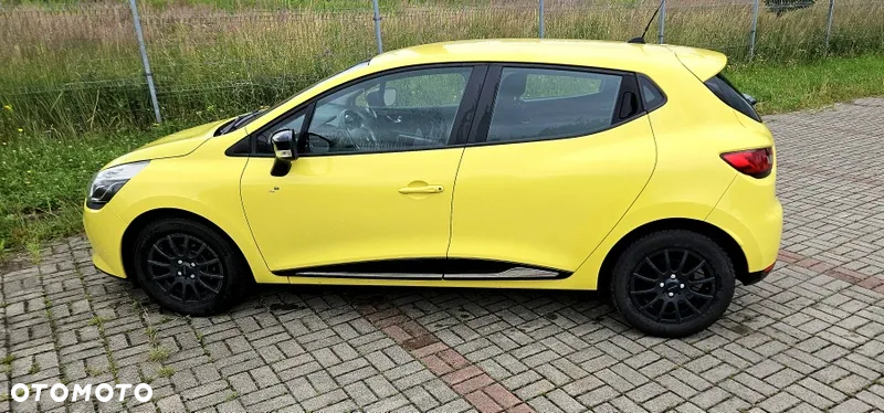 Renault Clio 1.2 16V 75 Expression - 10