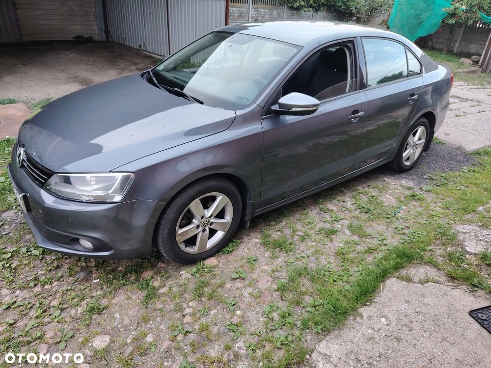 Volkswagen Jetta 1.6 TDI Blue Motion Technology Life - 4