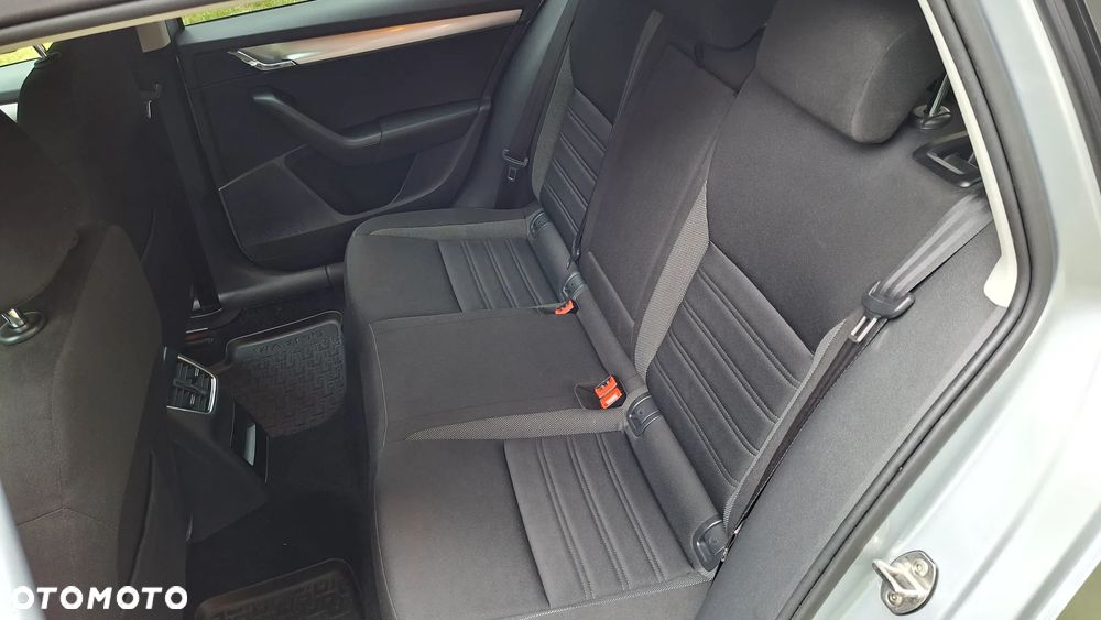 Skoda Octavia 1.5 TSI ACT Ambition - 15