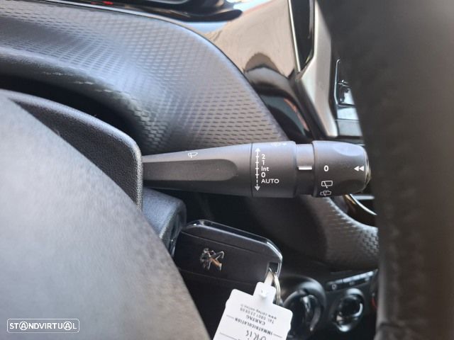 Peugeot 208 1.2 PureTech Signature - 24