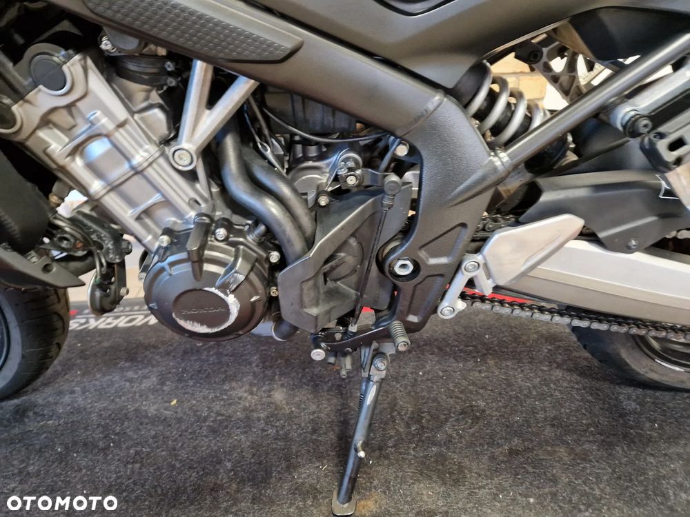 Honda CB - 16