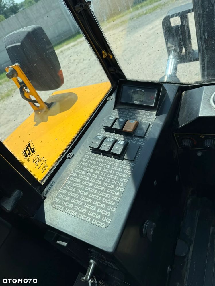 JCB 940 - 12
