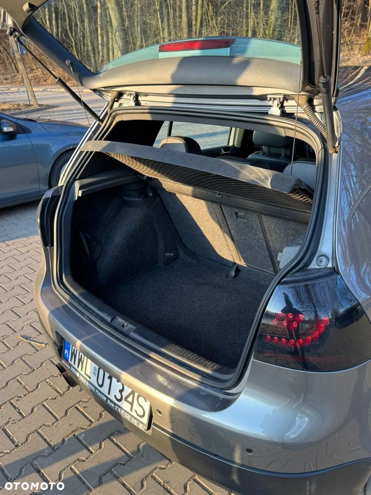 Volkswagen Golf - 26
