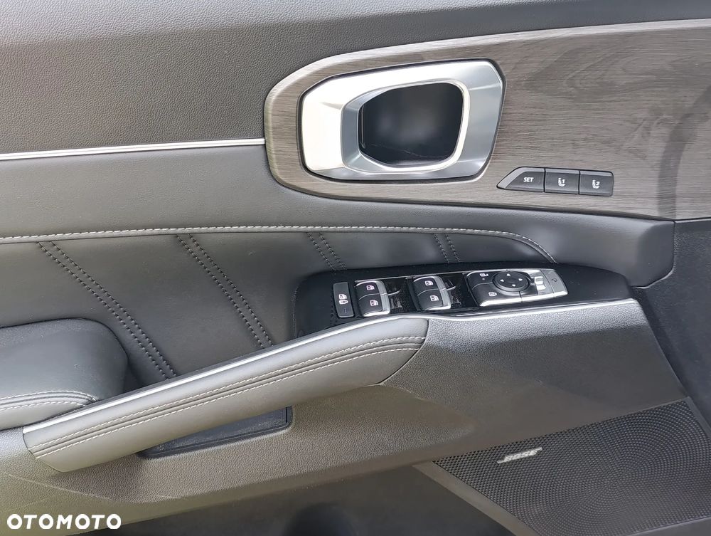 Kia Sorento - 16