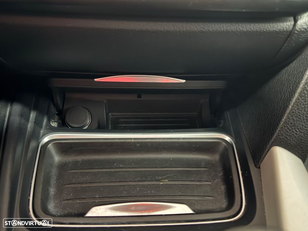 BMW 318 d Line Sport - 30