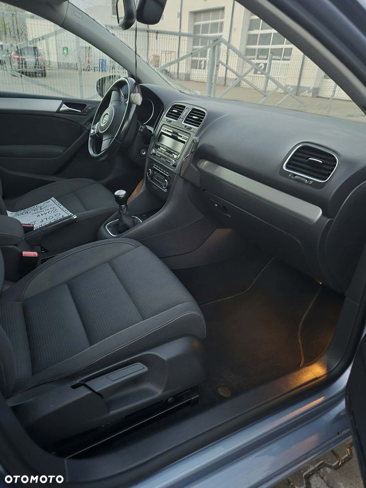 Volkswagen Golf - 6