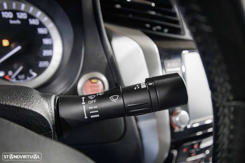 Nissan Navara 2.3 dCi CD 4WD | IVA Dedutível - 29