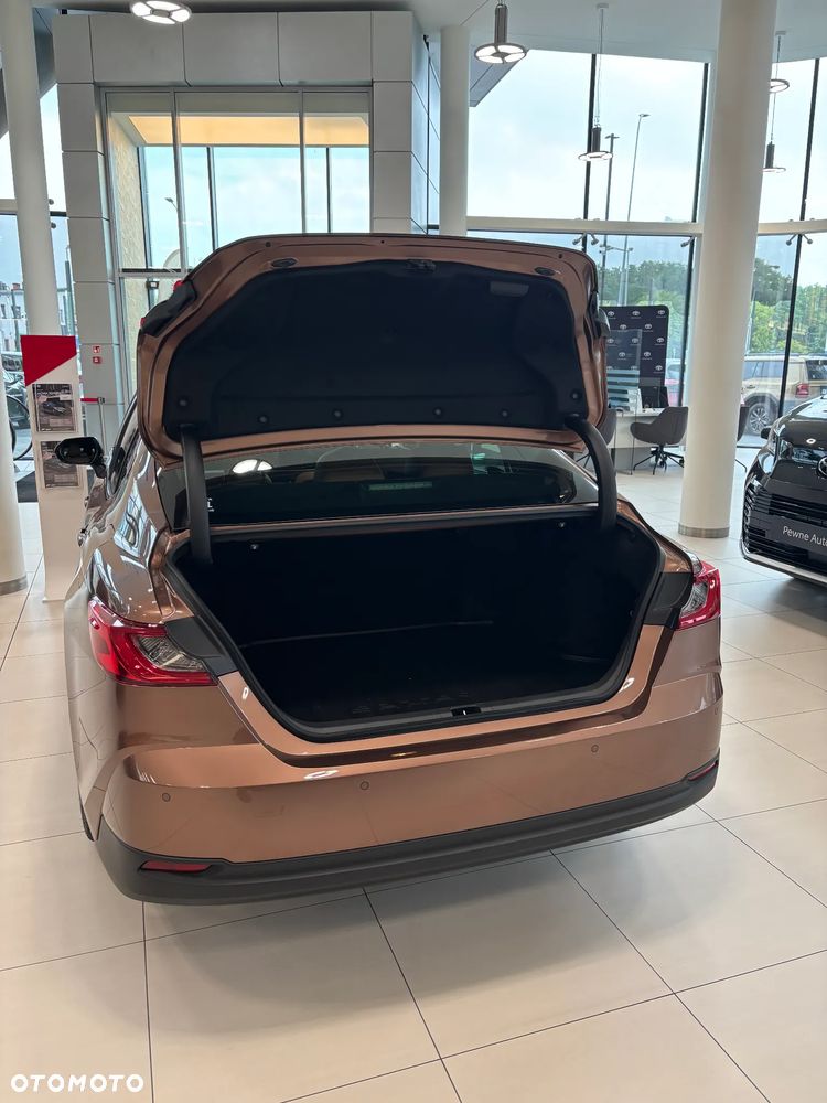 Toyota Camry 2.5 Hybrid Prestige CVT - 6