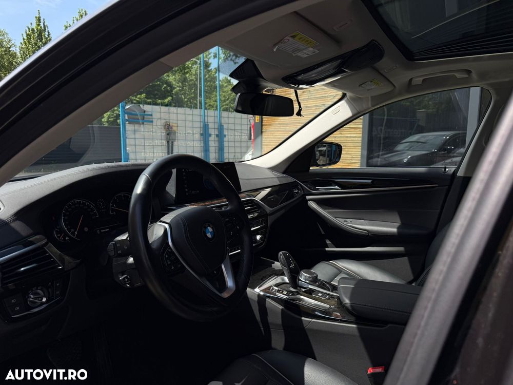BMW Seria 5 520i Aut. Luxury Line - 6