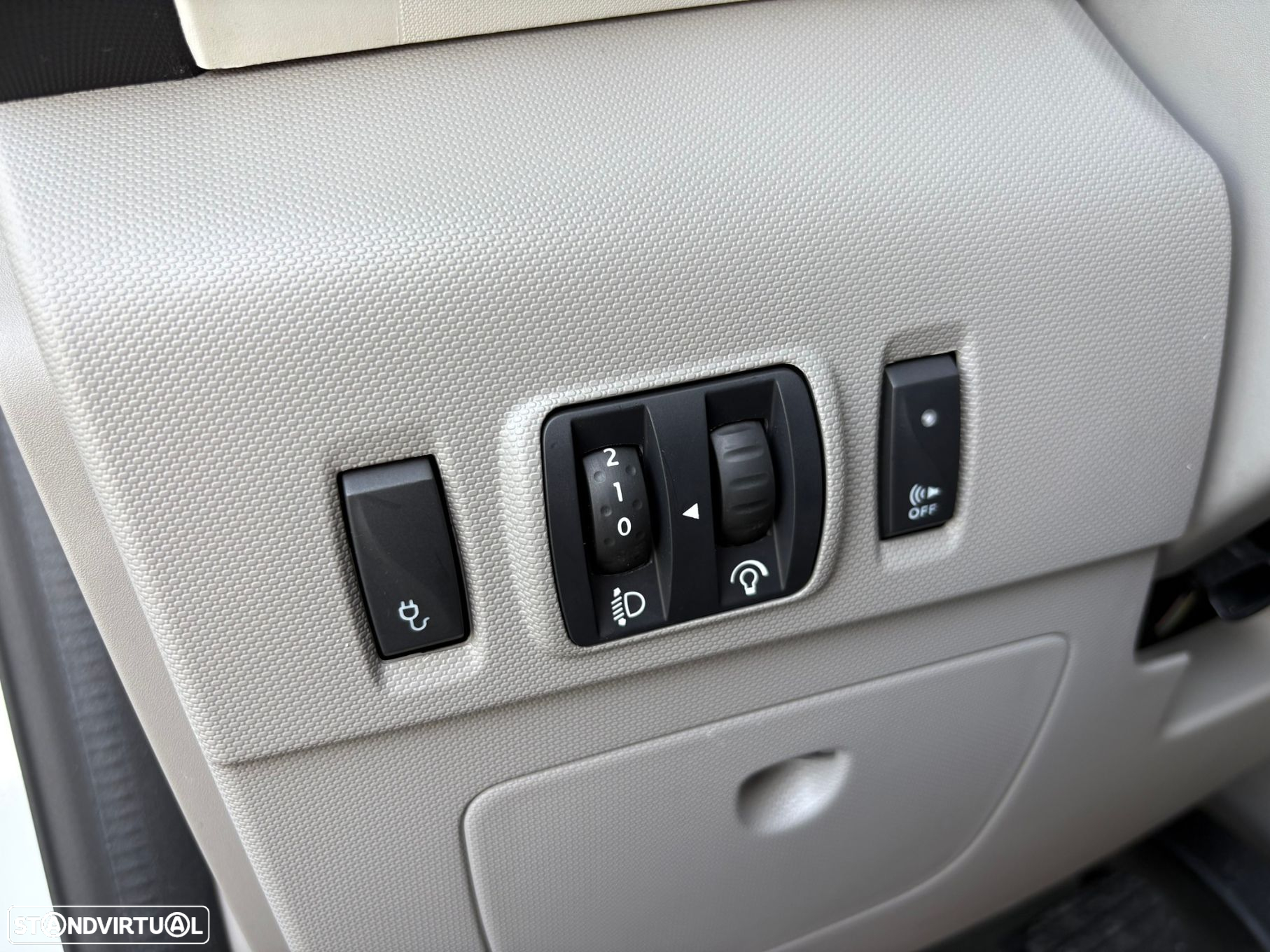 Renault Zoe (c/ Bateria) Life 40 Q90 - 11
