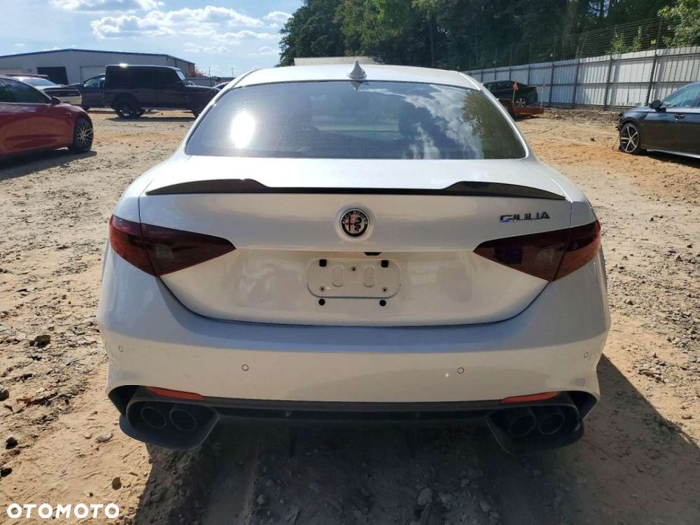 Alfa Romeo Giulia - 6