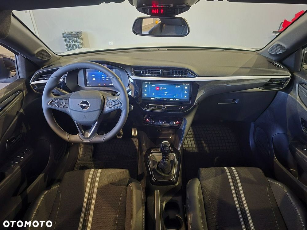 Opel Corsa 1.2 GS S&S - 26