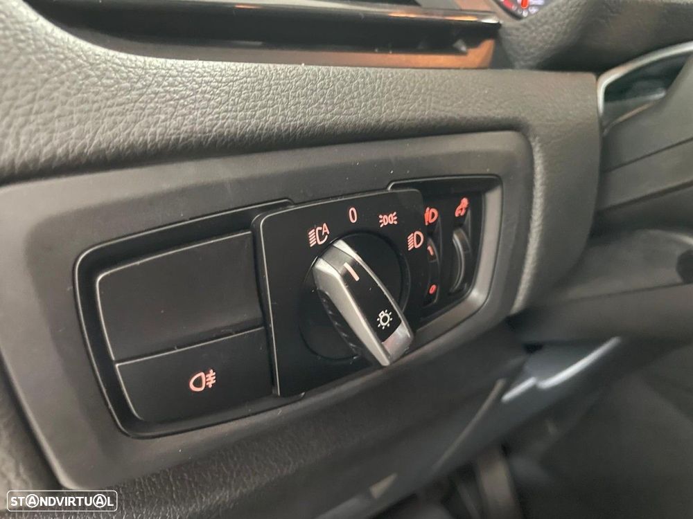 BMW 216 Active Tourer d Line Luxury - 20