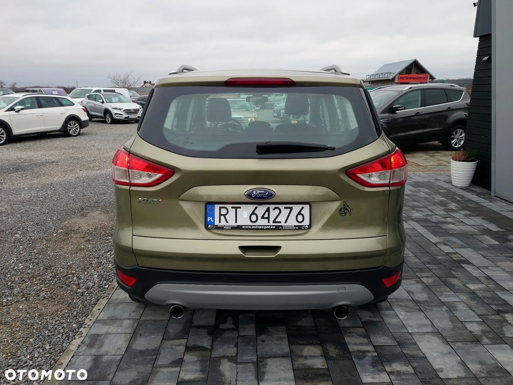 Ford Kuga 2.0 TDCi 2x4 Titanium - 4