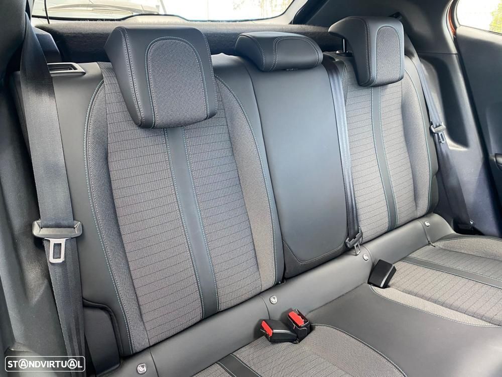 Peugeot 2008 1.2 PureTech Active Pack EAT8 - 5
