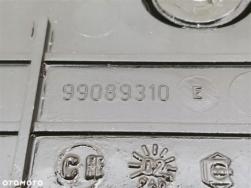 Pokrywa zaworów Peugeot 307 2001-2005 1,6 BENZYNA 99089310 ORYGINAŁ - 2